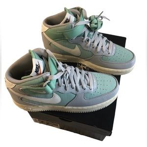 BRAND NEW NIKE AIR FORCE MID
